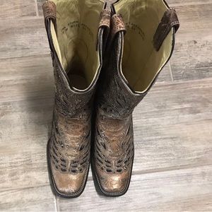 Corral boots